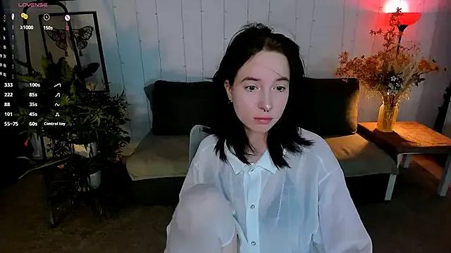 lilithlunna from StripChat is Freechat
