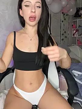 Lilitoppp from StripChat is Freechat