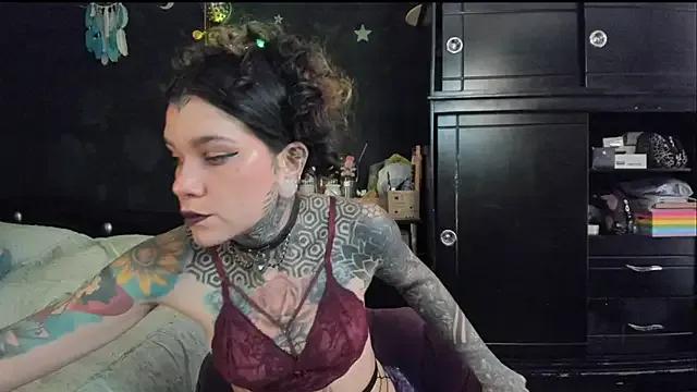 Lilmarieee from StripChat