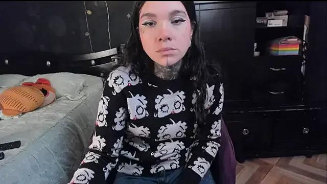 Lilmarieee from StripChat is Freechat