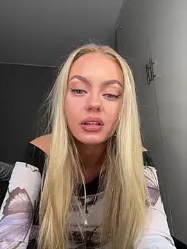 linafuntime from StripChat is Freechat