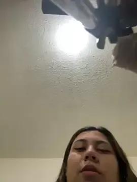 Lincy_and_hanna from StripChat is Freechat