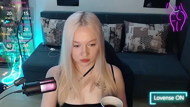 lisa_alen from StripChat is Freechat