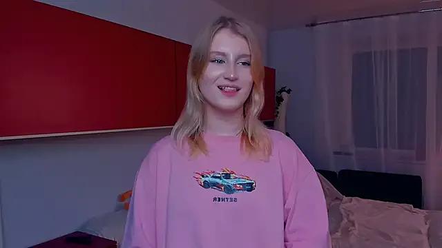 LisaRais from StripChat is Freechat