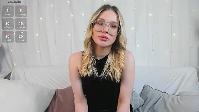 Checkout girls naked models with similar nickname. Cute sexy Free Models.
