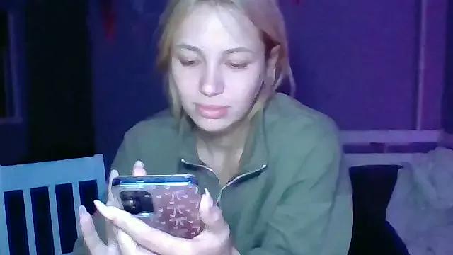 Lismera from StripChat is Freechat