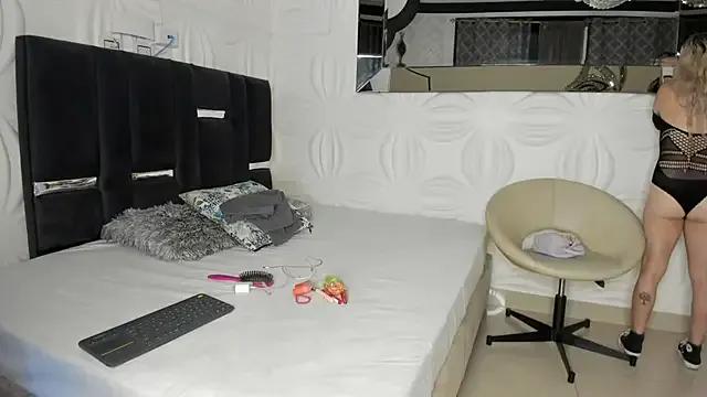 Lissa_Brow from StripChat is Freechat