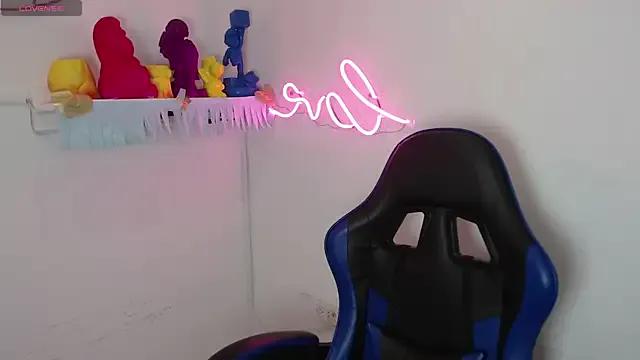 littlee_red from StripChat is Freechat