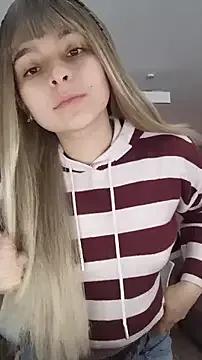 littlevalerie from StripChat is Freechat