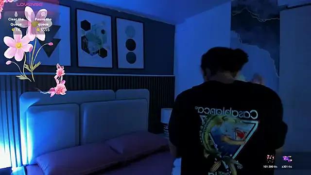 liz__cute from StripChat is Freechat