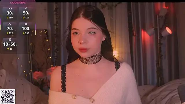 liza_whisky from StripChat is Freechat