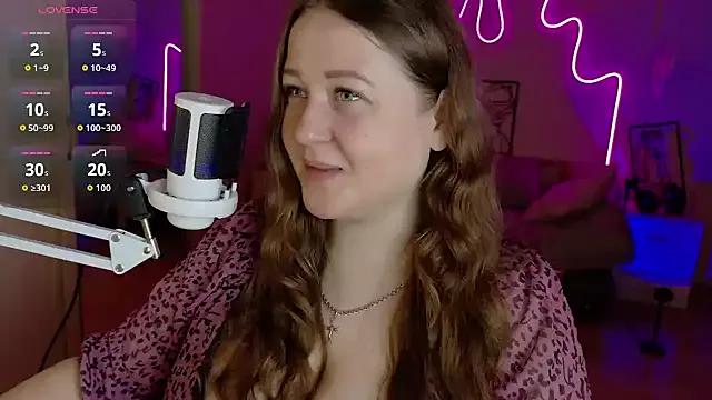 LizzyShine from StripChat