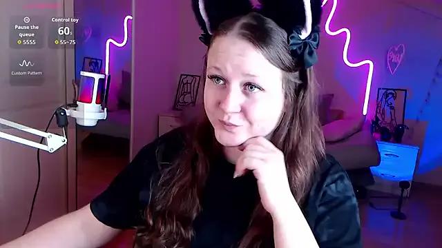 LizzyShine from StripChat