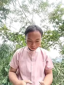 Lmaylili from StripChat is Freechat