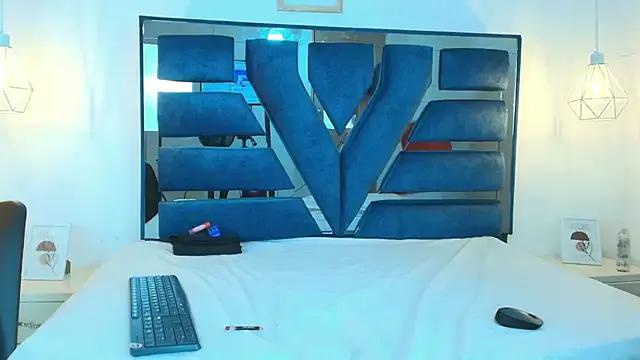 Lois_Cullen from StripChat is Freechat