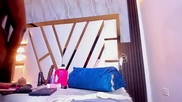 lola_hornei from StripChat