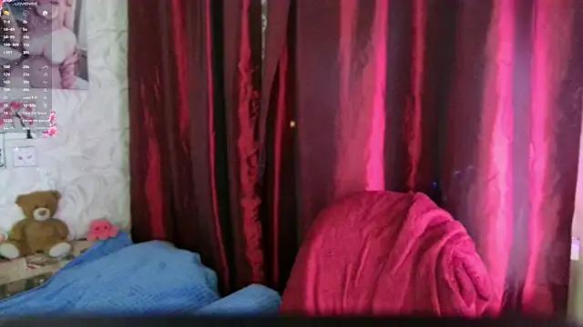 LolaVibe from StripChat is Freechat