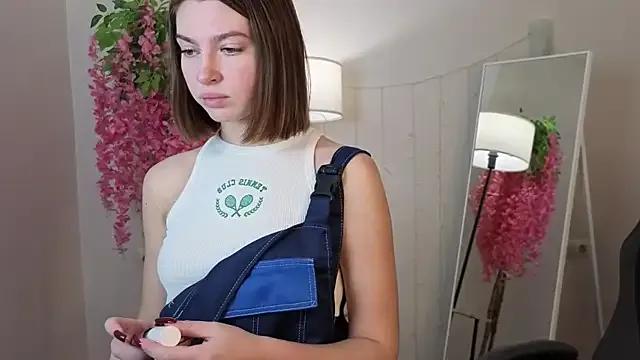 LouiseCollins from StripChat is Freechat