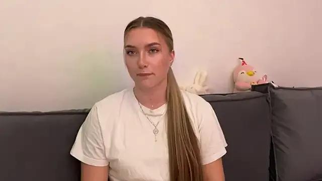 LouraStalter from StripChat is Freechat