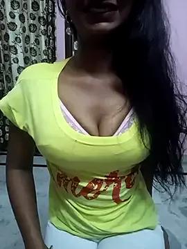 Loveliee from StripChat is Freechat