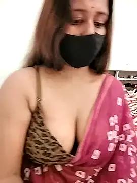LoveLy-Soneya from StripChat is Freechat