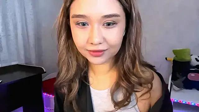 LovelyLara from StripChat is Freechat