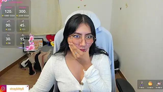 LoveLyy- from StripChat is Freechat