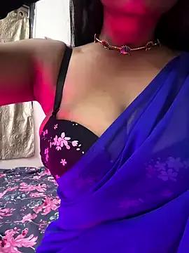 Loves_me_lav from StripChat is Freechat