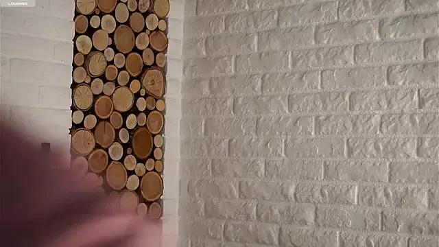 LowOncoming from StripChat