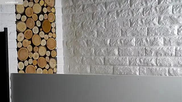 LowOncoming from StripChat is Freechat