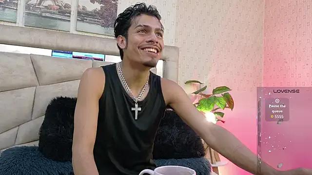 LucayLeo from StripChat is Freechat