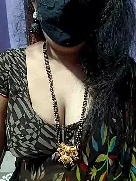 luci-queen from StripChat is Freechat