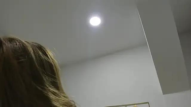 lucia_lorenz from StripChat is Freechat