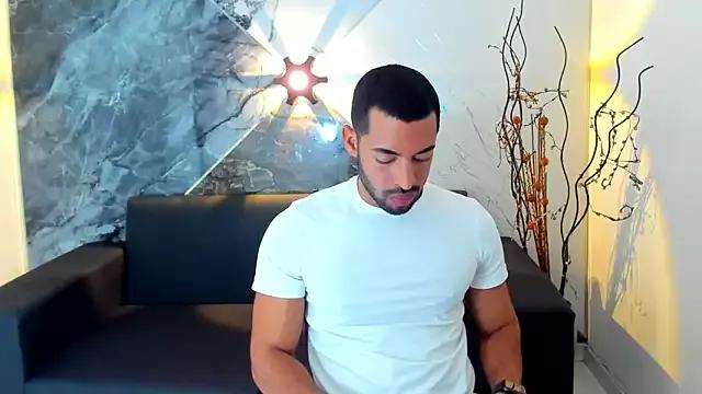 luciano_conti from StripChat is Freechat