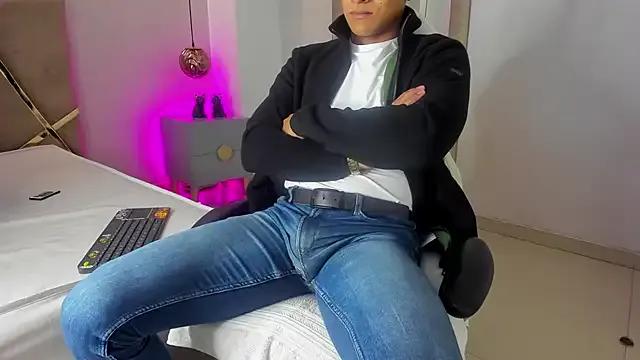 Lucii_fer_ from StripChat is Freechat