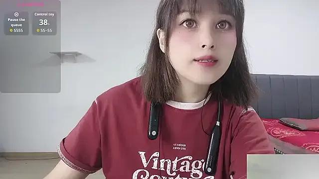 Lucky-xiuxiu from StripChat