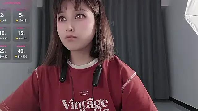 Lucky-xiuxiu from StripChat