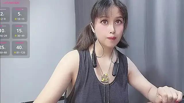 Lucky-xiuxiu from StripChat