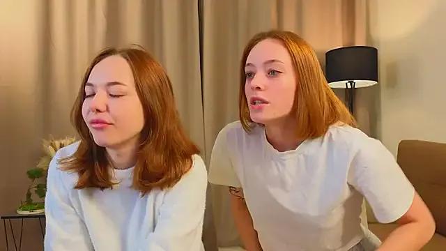 LucreciaAsters from StripChat is Freechat