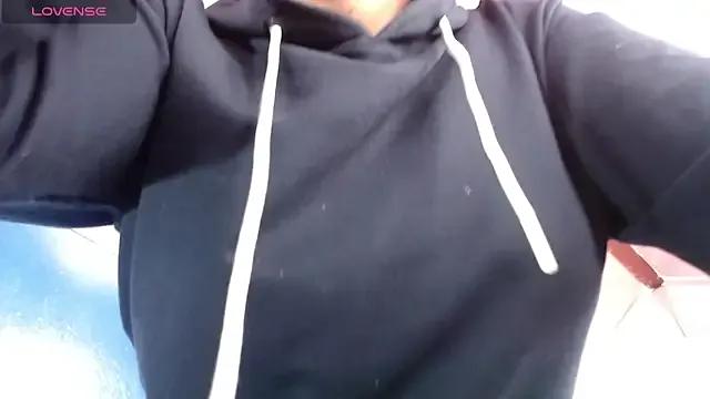 lucy23__ from StripChat is Freechat