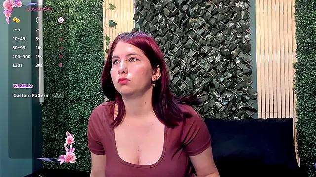 Lucy_and_Karoline from StripChat is Freechat