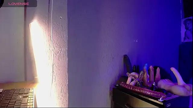 lucyheartfillia11 from StripChat is Freechat