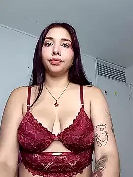 LucyMartelli from StripChat is Freechat