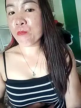 Luna-ass from StripChat is Freechat
