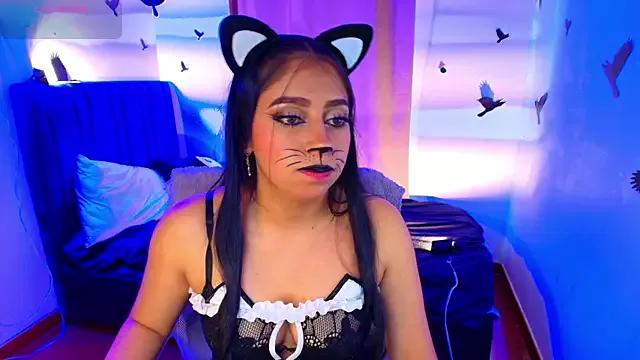 luna-cute from StripChat is Freechat