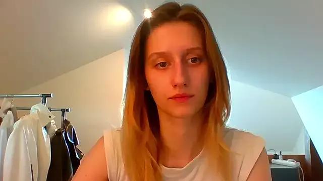 LUNA_delight from StripChat is Freechat