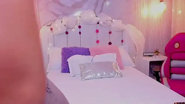 luna_hot_ass from StripChat is Freechat