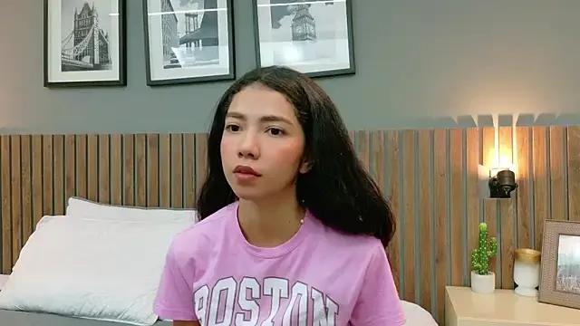 luna_roja25 from StripChat is Freechat