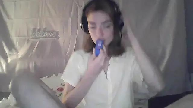 Luna_Samosienko from StripChat is Freechat