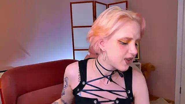 luna_son from StripChat is Freechat